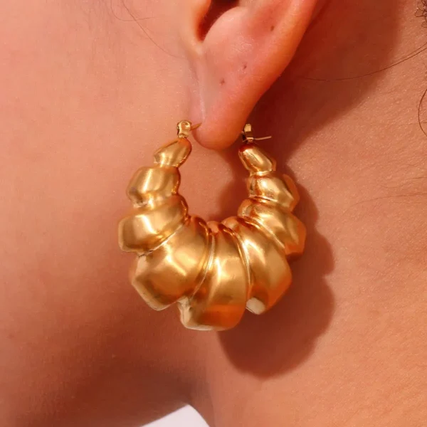 Stylish Croissant Hoop Earrings - Image 2
