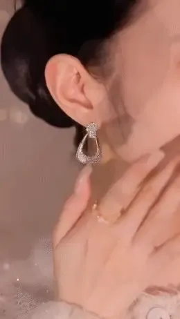 Stylish Geometric Earrings with Diamond Sparkle - Image 5