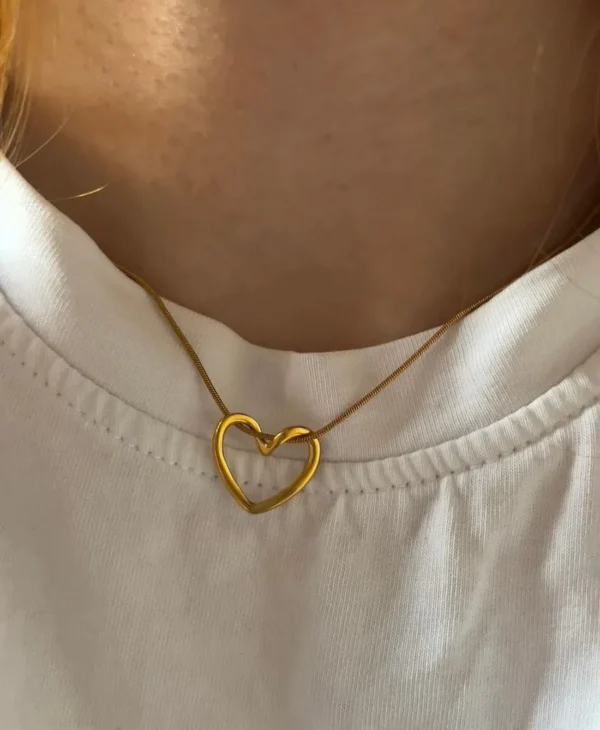 Twisted_Heart_Necklace_Titanium_Steel